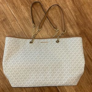 Large Michael Kors purse with gold chain straps